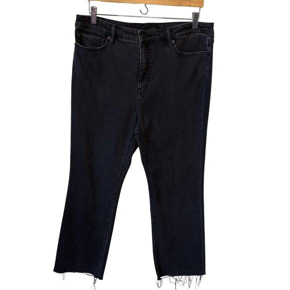 UNIQLO Skinny Jeans Size 32 Black Flared‎ Denim High Rise Distressed Grunge Goth - Picture 1 of 11